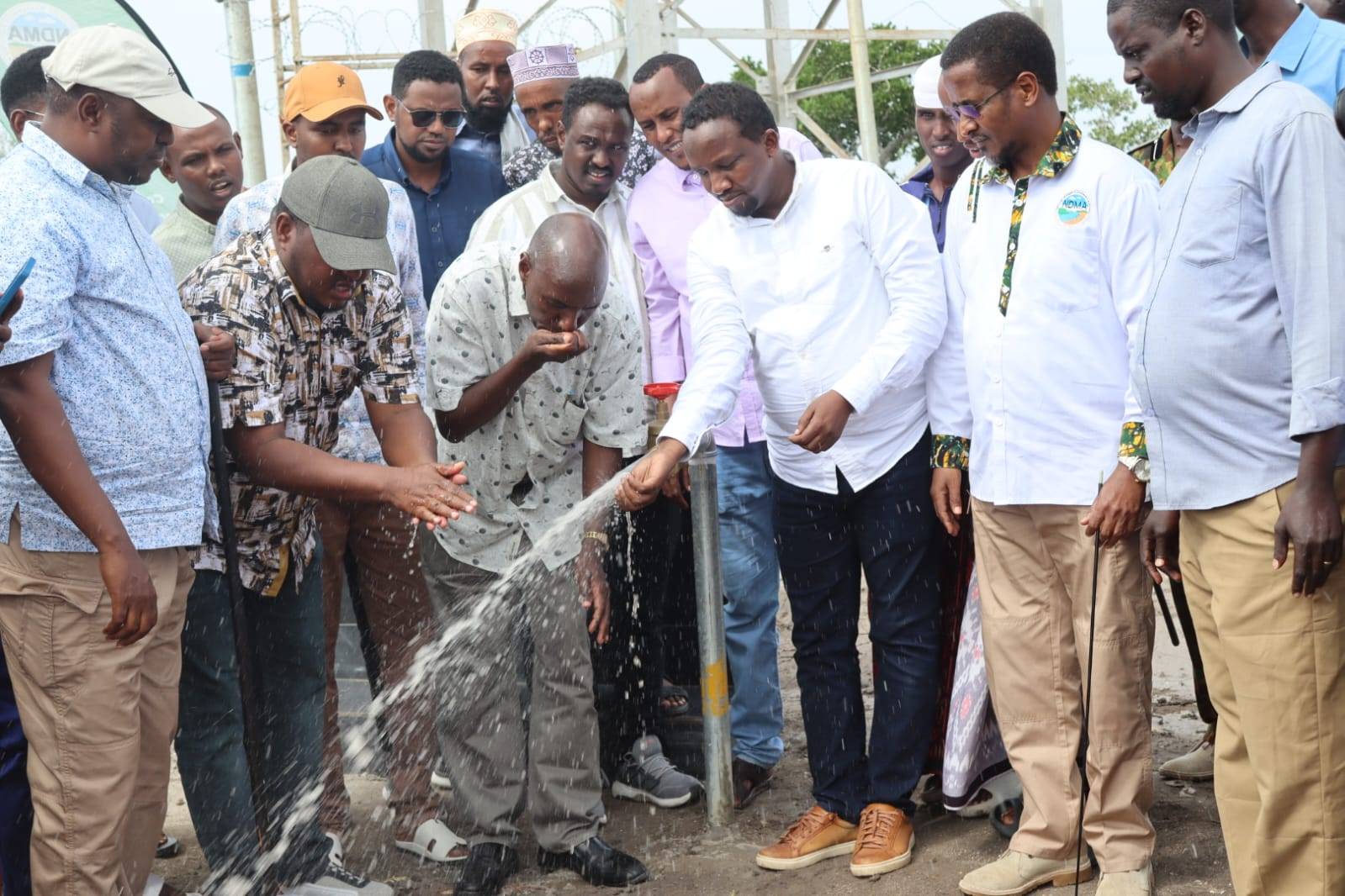  Municipality board lead by the Chief Executive Officer Mr Yussuf Mohamed Towane and his board inspecting drainage blockage and waste management site in Masalani 