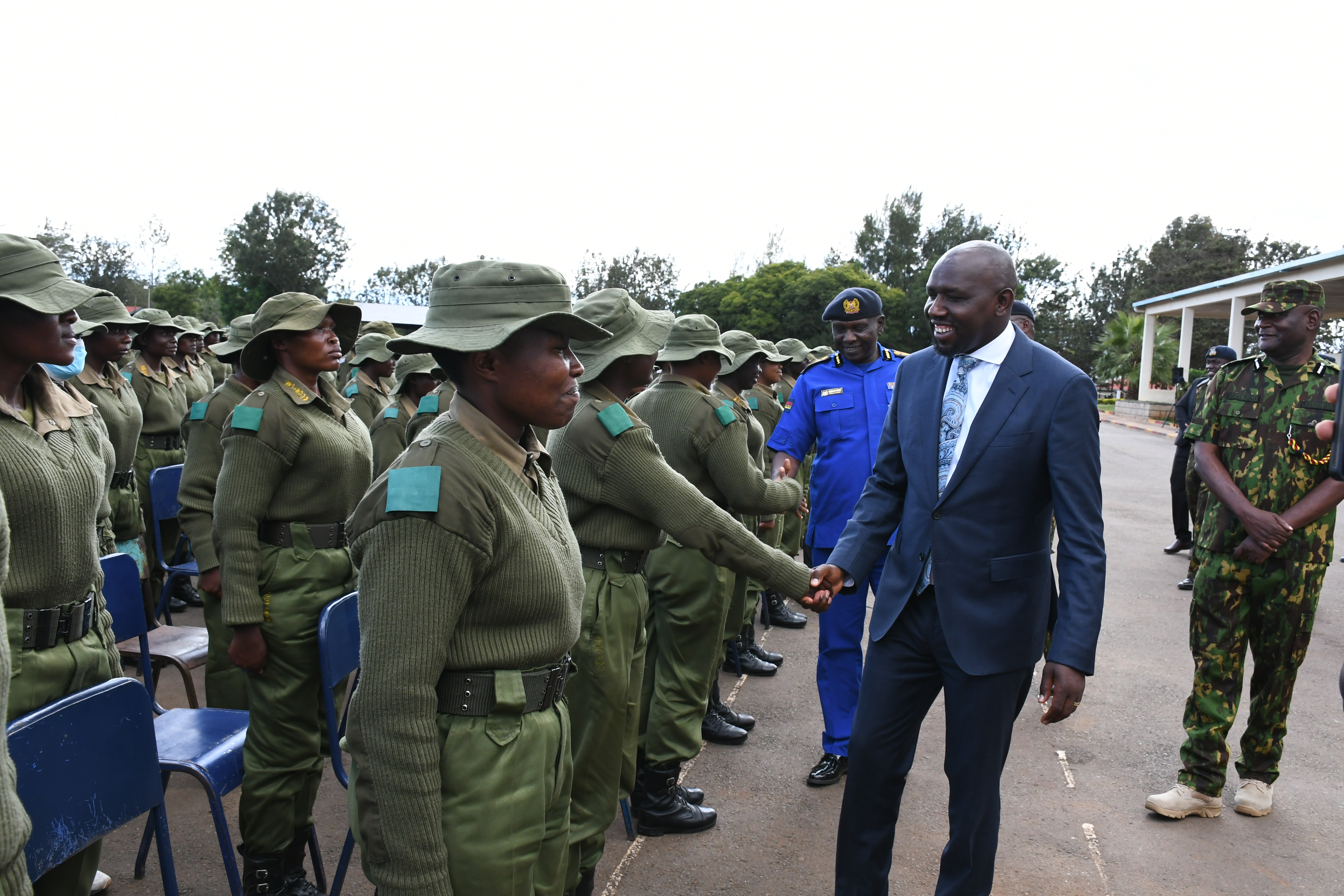 Interior Cabinet Secretary Kipchumba Murkomen interacts with police recruits at the KKiganjo Police Training College in Nyeri. PHOTO: WANGARI MWANGI.