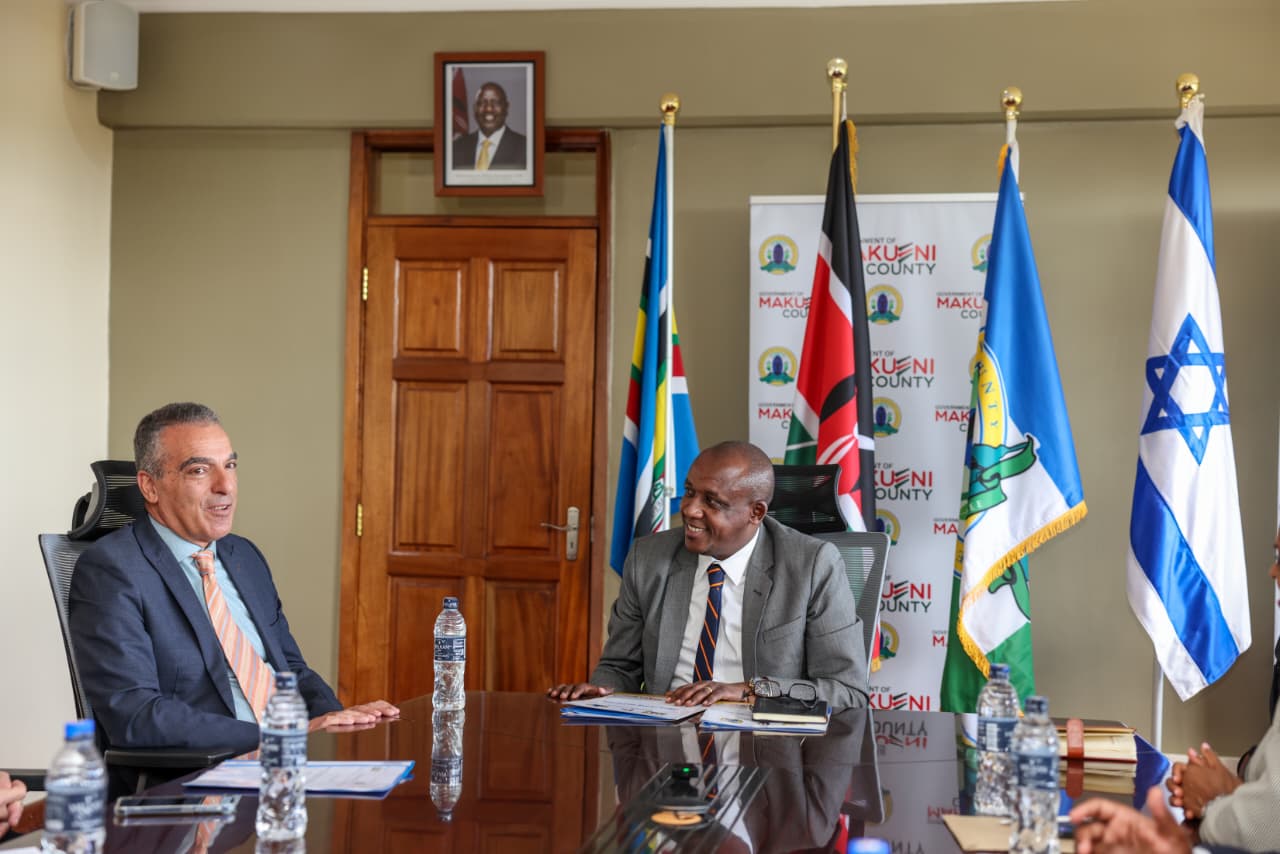 Israel Ambassador to Kenya Gideon Behar, left and Makueni County Governor Mutula Kilonzo Jr, during a courtesy call at the Governor’s office in Wote town, Makueni county. Behar later launched a Pediatric Emergency medicine Skills Workshop at the Makueni County Referral hospital. PHOTO: PATRICK NYAKUNDI