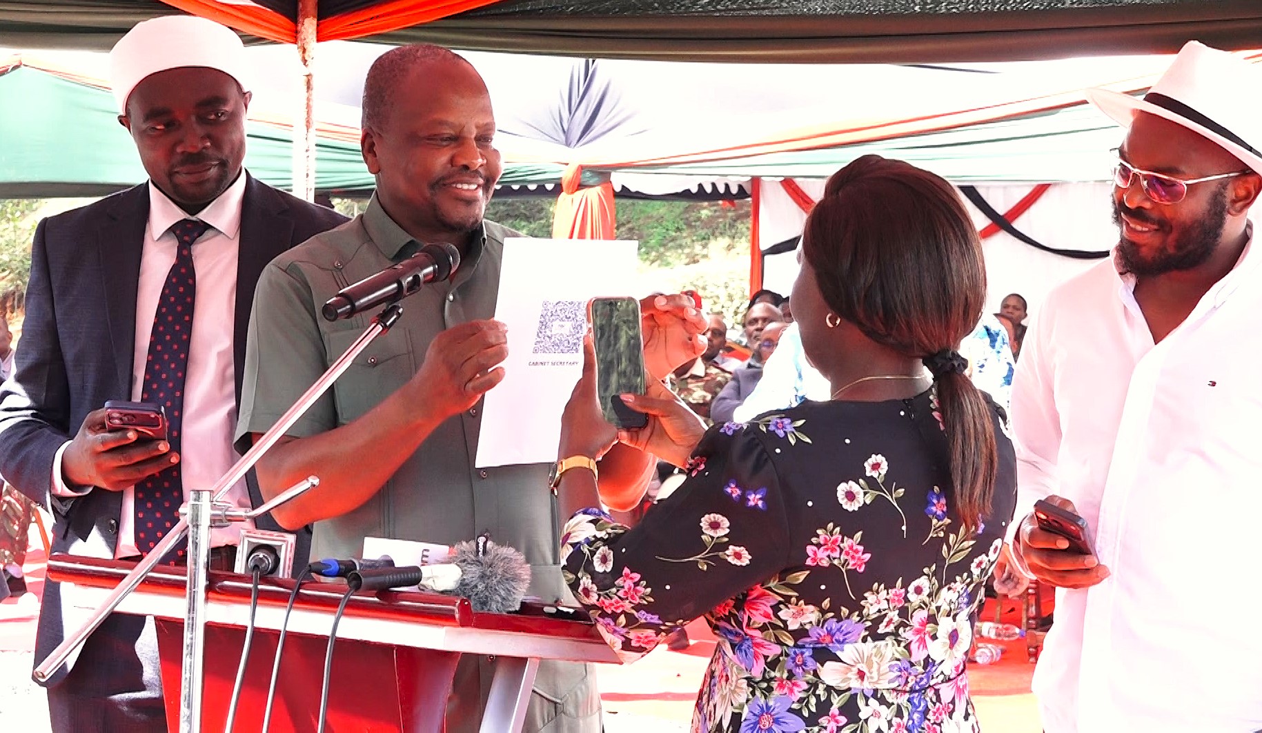 Cabinet Secretary for Agriculture and Livestock Development Mutahi Kagwe ( second right) on a tour of operations at Rukuriri Tea Factory in Embu County.