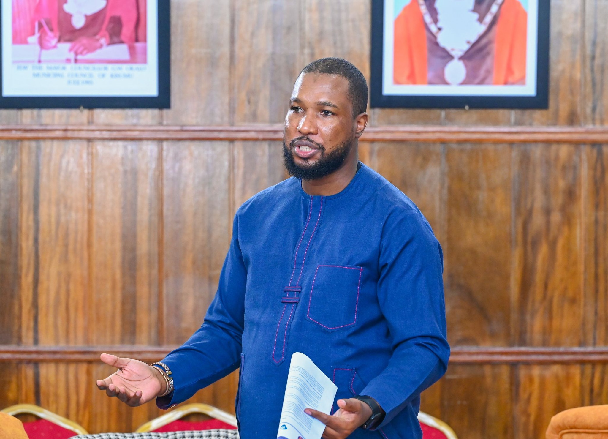 Senior Urban Development Officer Babati Mokgethi during a courtesy call on Kisumu Governor Prof Anyang Nyong'o. Photo/Chris Mahandara
