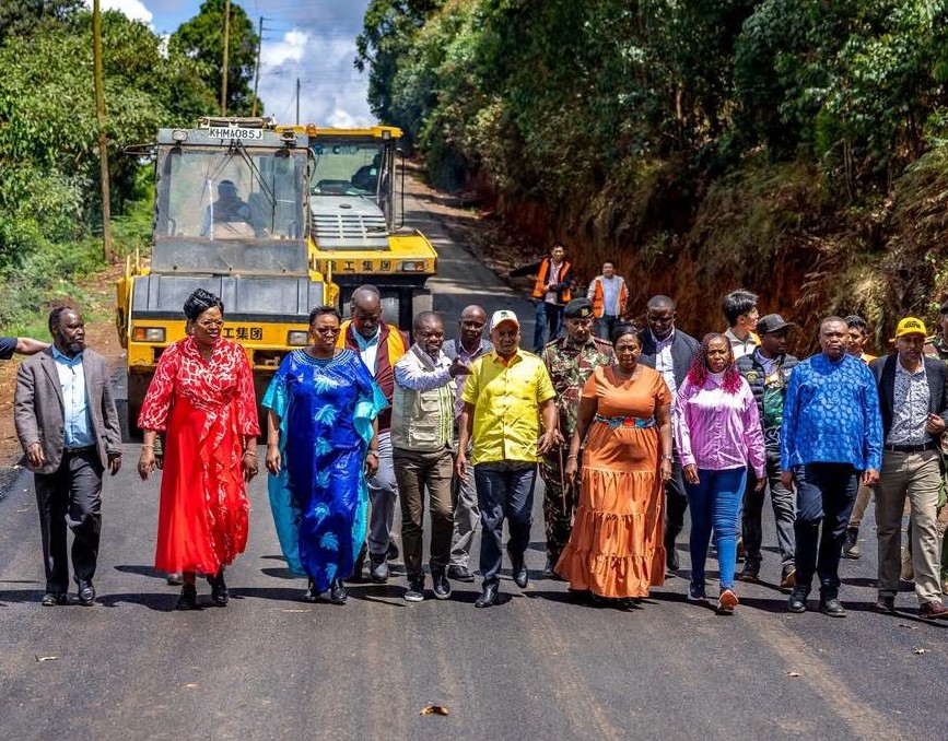 Deputy President Prof.  Kithure Kindiki accompanied by a section of Murang’a leaders inspecting Ikumbi–Karinga–Kinyona–Mairi, a section of the Mau Mau road.