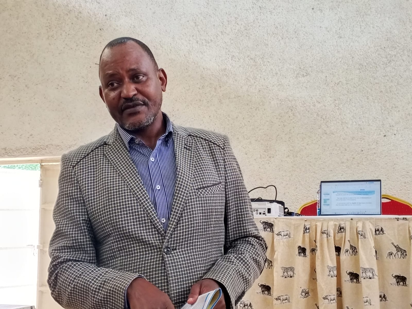 Deputy Director in the State Department of Housing, Bonface Ngochi, engages civil servants in Kakamega County on the State-Funded Civil Servants Housing Scheme Fund (CSHSF).