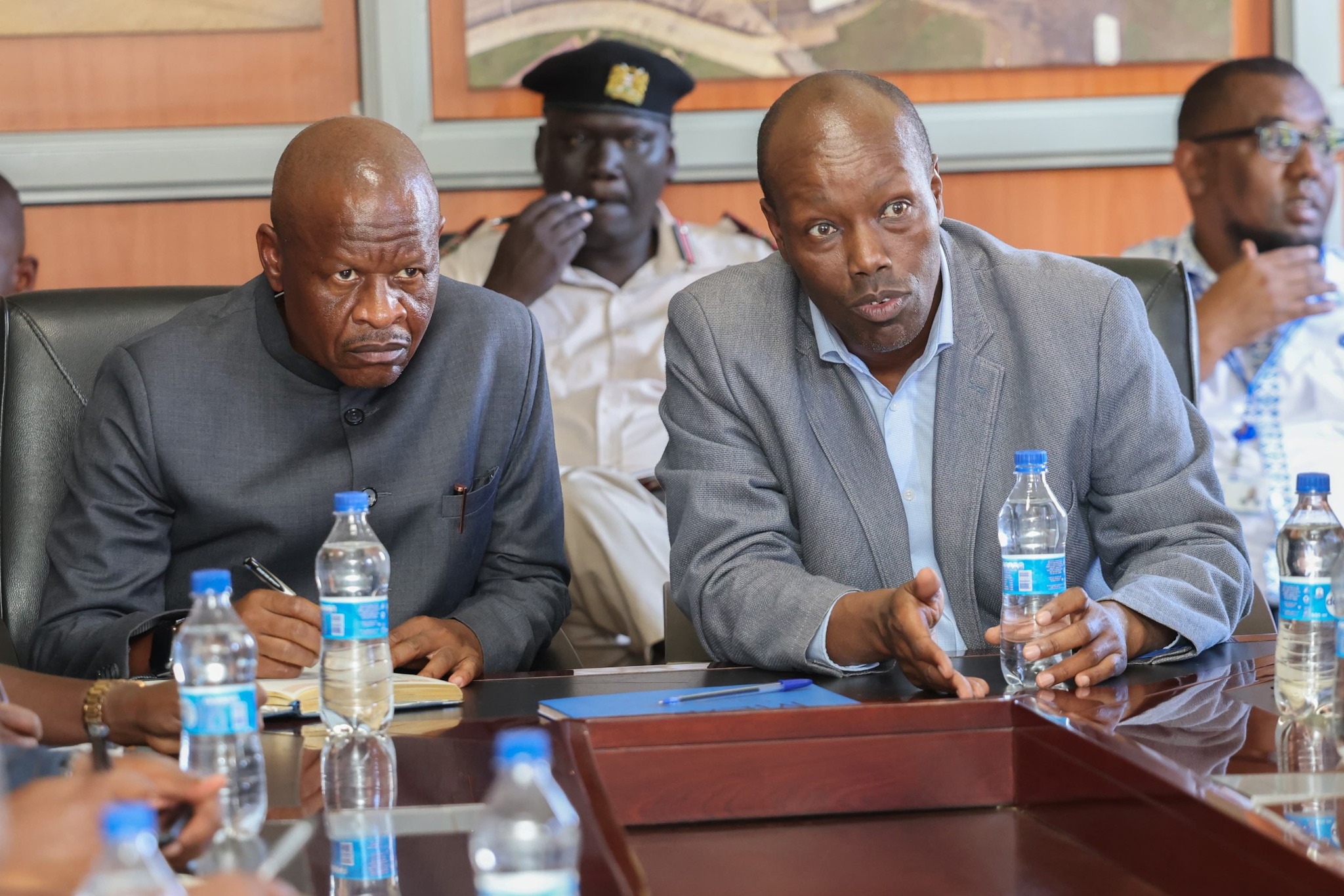 Trade Ministers Lee Kinyanjui (Kenya) and his Ugandan counterpart, Gen. Wilson Mbasu inspecting the operations at Malaba and Busia OSBPs.