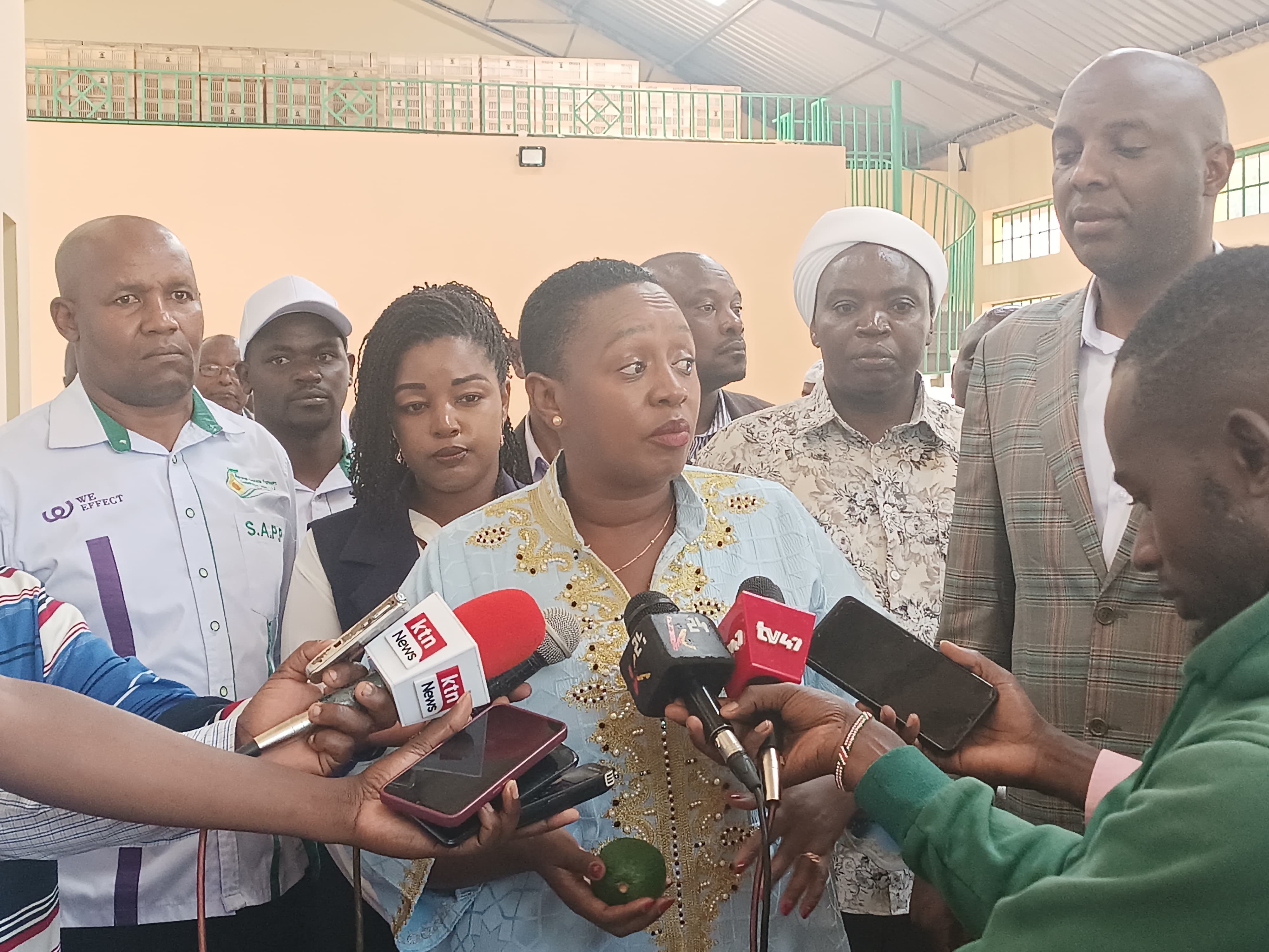 Governor Irungu Kangata, Nominated MP Sabina Chege during the launch of the aggregation center in Kandara. PHOTO/ Florence Kinyua.