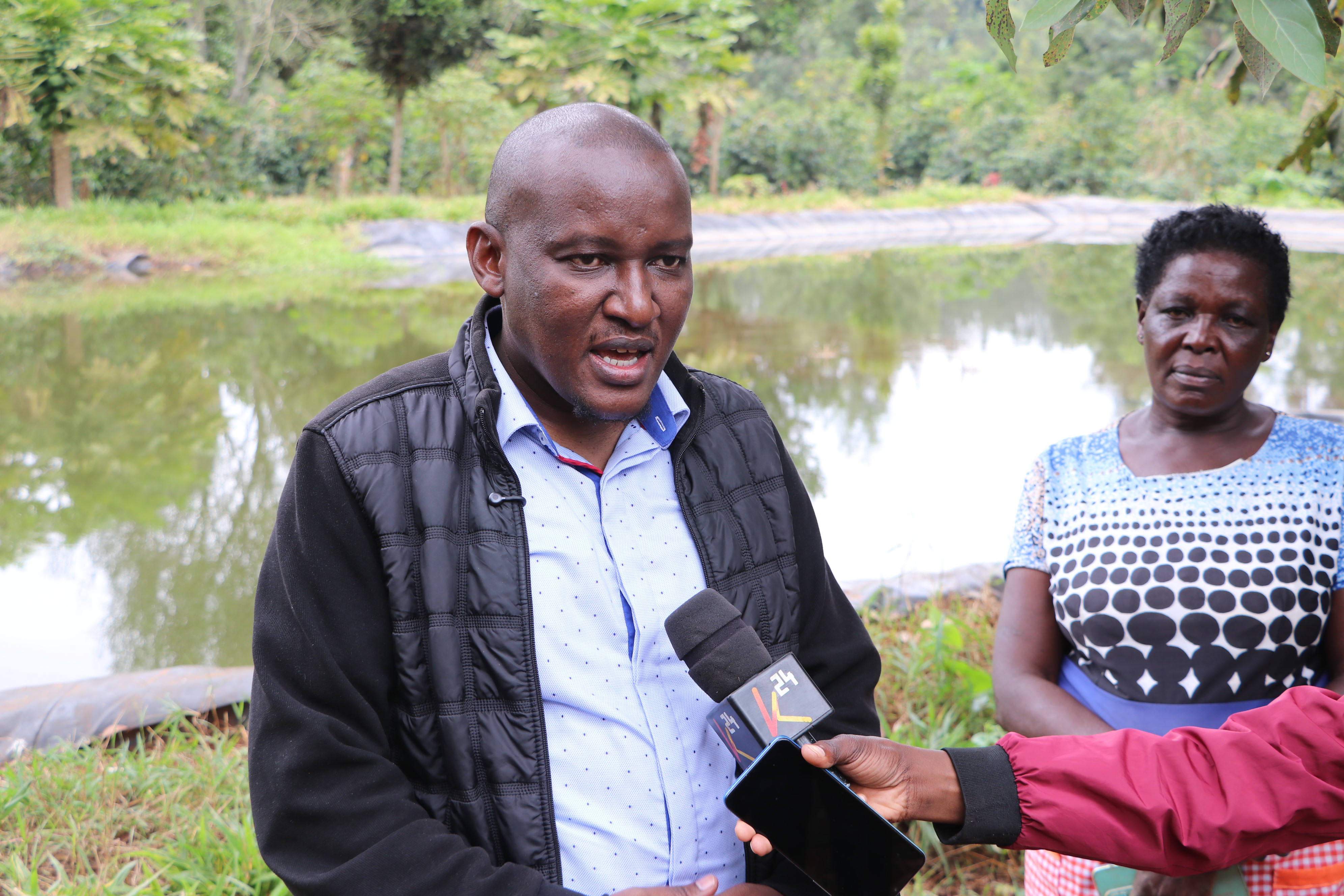  Ephantus Kimotho, PS Irrigation, speaking in a farm in Kandeki, Kirinyaga county