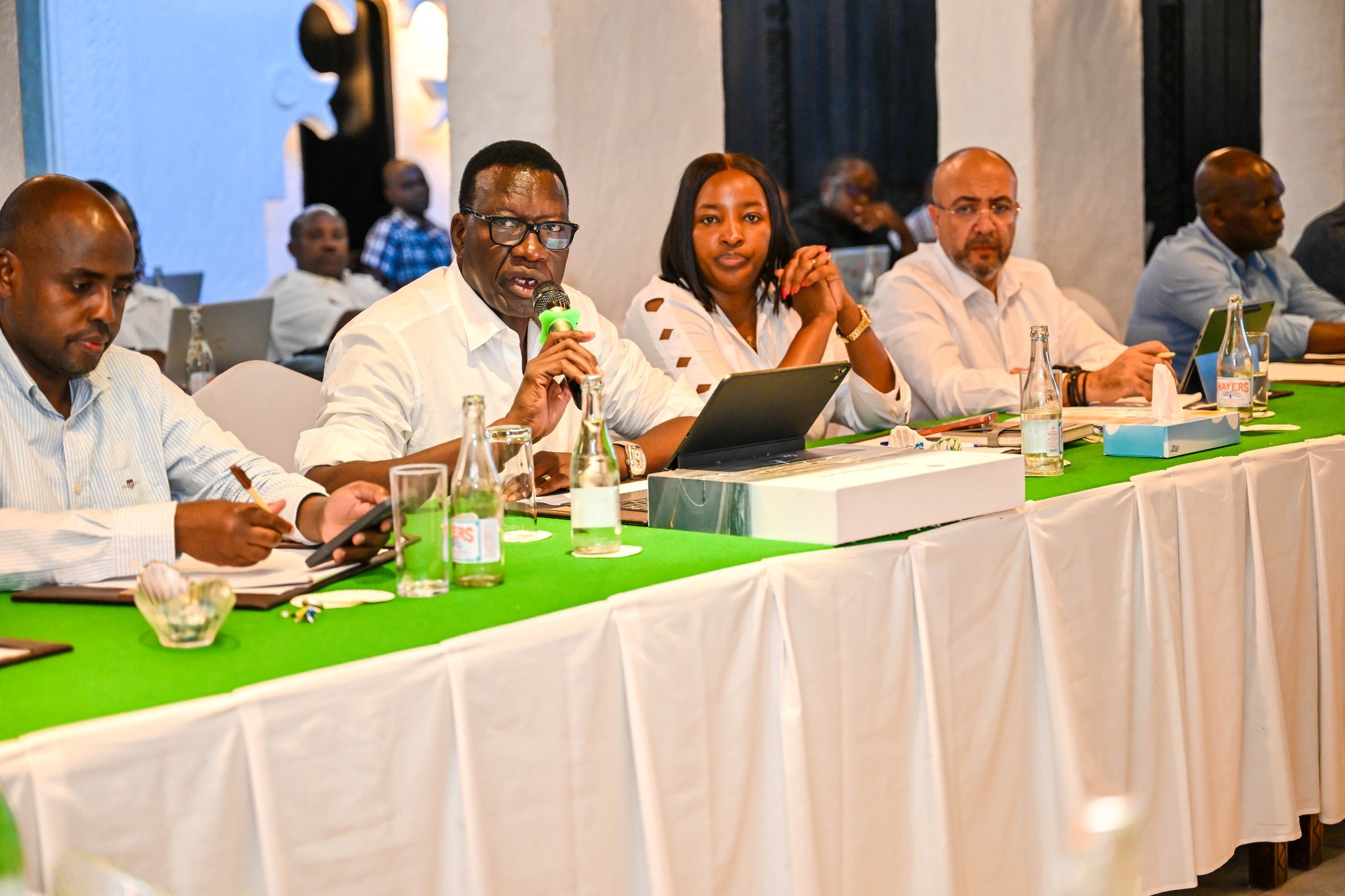 Cabinet Secretary for Roads and Transport Davis Chirchir, (left) outlines the government’s strategic plan to integrate Roadside Stations (RSS) into Kenya’s national transport infrastructure to enhance motorist wellness and cargo security.