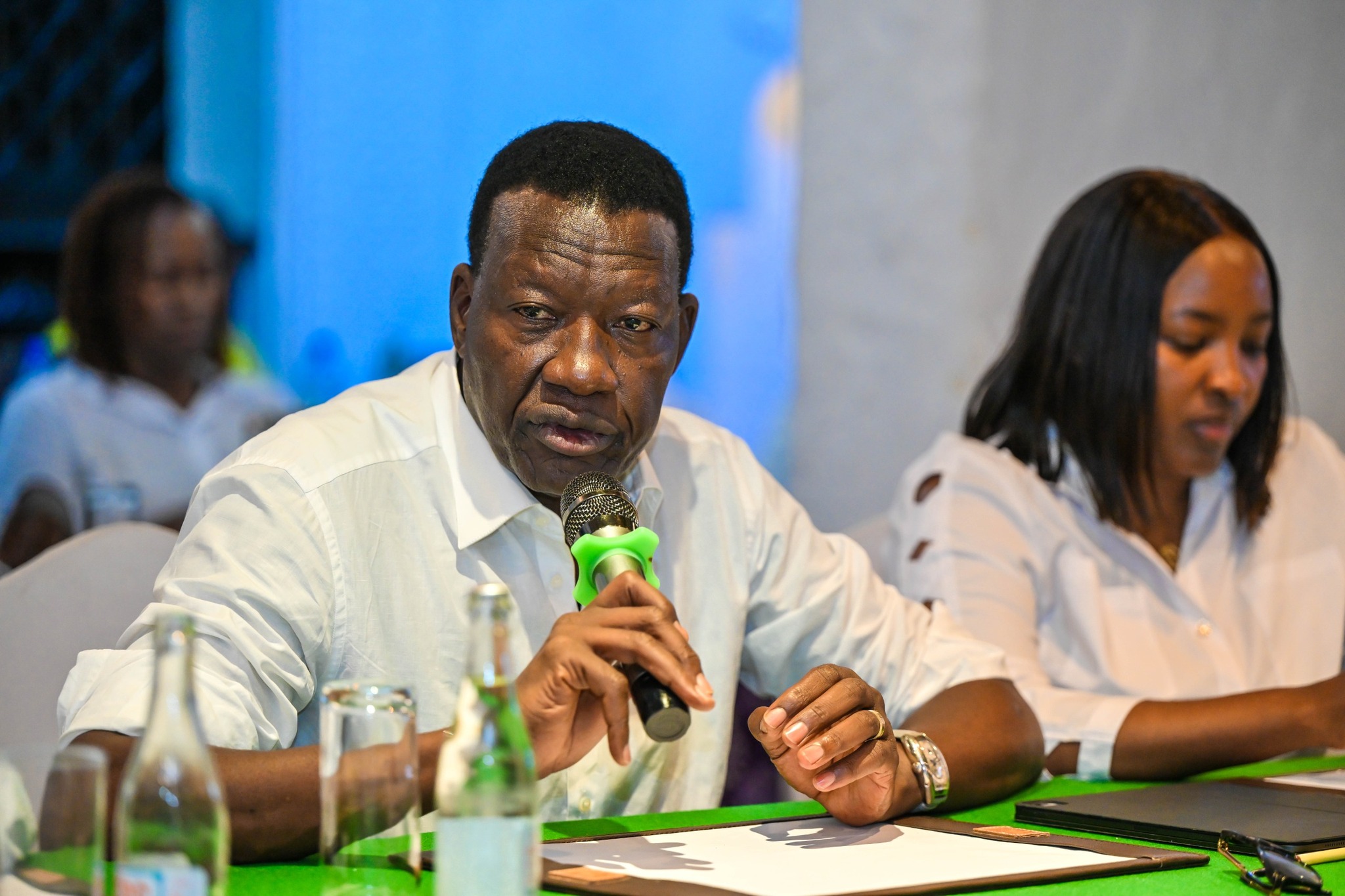 Cabinet Secretary for Roads and Transport Davis Chirchir, (left) outlines the government’s strategic plan to integrate Roadside Stations (RSS) into Kenya’s national transport infrastructure to enhance motorist wellness and cargo security.