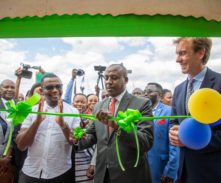 Makueni Governor Mutula Kilonzo (centre) British Deputy High Commissioner Dr. Ed Barnett (left) looking on during the launch of Makueni Energy Plan 2023-2032 at the Makueni Integrated Vocational Empowerment Centre in Wote town on Tuesday-- Pulse attach to story sent  from Makueni Energy