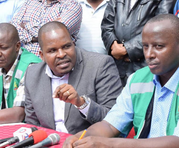  Julius Kaluai (C). The Pharmacy and Poisons Board (PPB) has, in collaboration with the National Police Service, unveiled an operation to weed out unauthorized distribution, wholesale, and transportation of pharmaceuticals. Photo/Courtesy