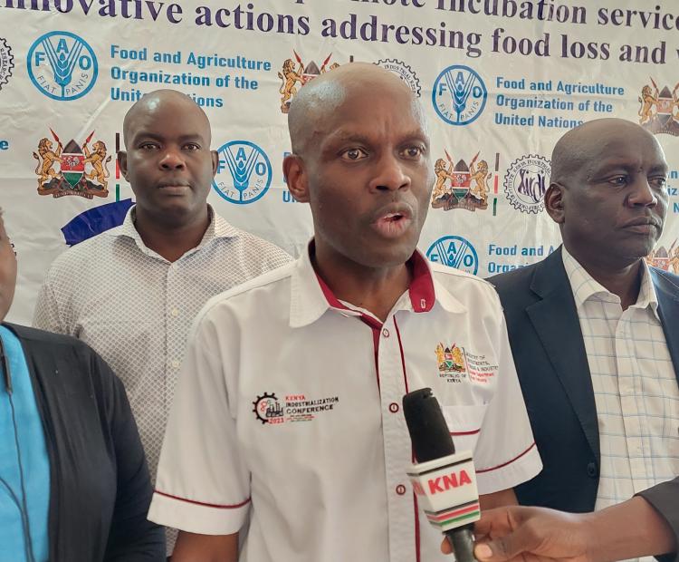 KIRDI Director General (DG) Dr Calvin Onyango addressing the media at KIRDI Kisumu center during the launch of the first round of training on post-harvest losses and food wastage.  Photo/Chris Mahandara.