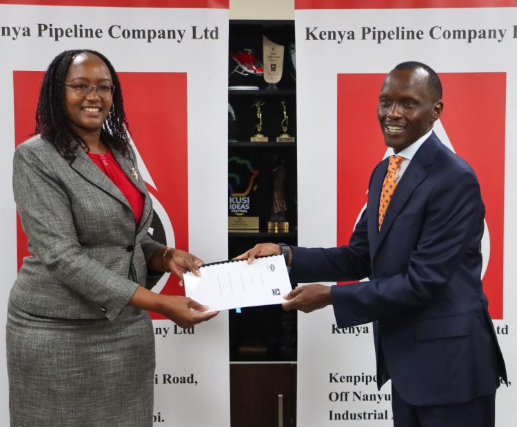Kenya Pipeline Company (KPC) Managing Director (MD), Joe Sang (Right) and the Kenya Bureau of Standards (KEBS) MD, Esther Ngari, with the signed Service Level Agreement (SLA) at the KPC Headquarters in Nairobi. The agreement will see all petroleum cargoes entering Kenya tested at KPC’s State-of-the-Art, ISO 17025-accredited laboratories.