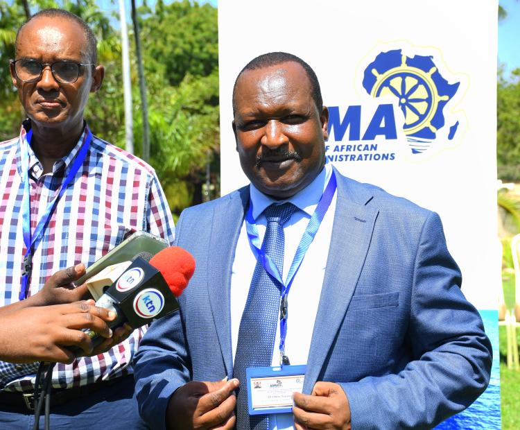 Chairperson of the Association of African Maritime Administrations (AAMA) and Kenya Maritime Authority Director General (DG) CPA Justus Nyarandi (R) flanked by Special Envoy for climate change, Amb. Ali Mohamed briefs the media on the sidelines of the AAMA members’ technical workshop in Mombasa. PHOTO: ANDREW HINGA/KNA