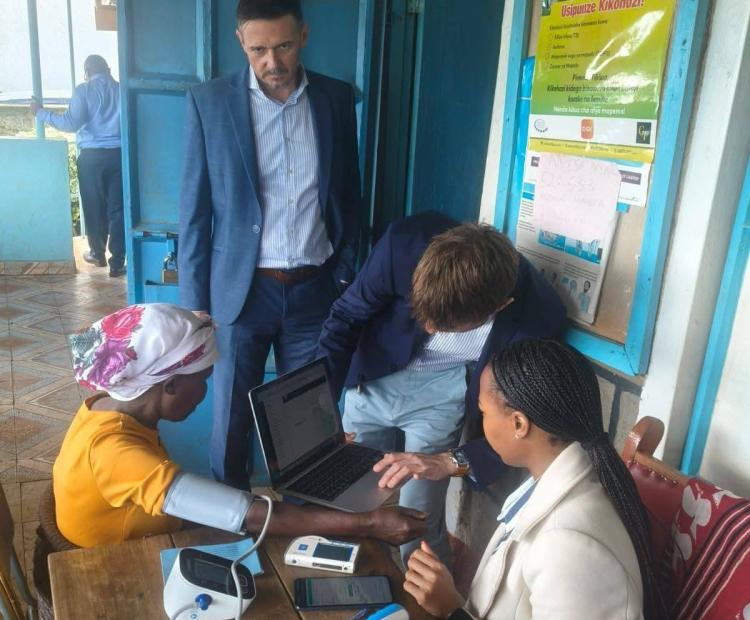 A team from Slovakia introduces an advanced telemedicine-spoke equipped at Kiriaini dispensary, Mathioya Sub County.