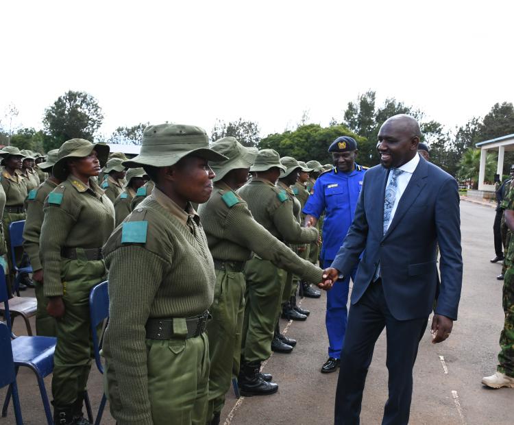 Interior Cabinet Secretary Kipchumba Murkomen interacts with police recruits at the KKiganjo Police Training College in Nyeri. PHOTO: WANGARI MWANGI.