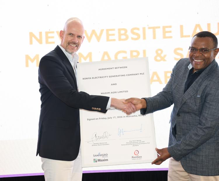 KenGen CEO, Eng. Peter Njenga, (right) welcomes the Director of Maxim Agri and Samakgro limited Joachim Wersterveld, who is the fifth investor seeking to establish a fish feed production facility at its green energy park in Olkaria Naivasha in a Sh. 2.6B investment. PHOTO: ERASTUS GICHOHI