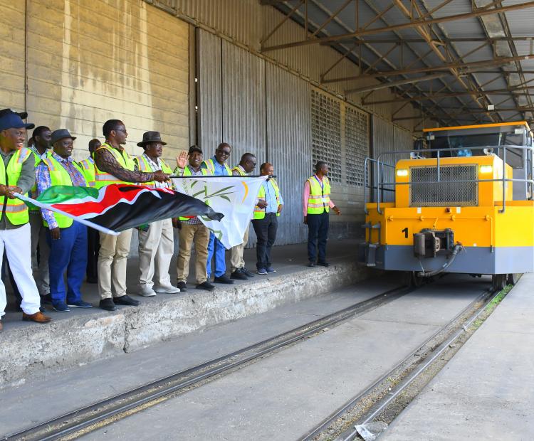 Principal Secretary (PS) for Agriculture, Dr Kiprono Ronoh, and Kenya Tea Development Agency (KTDA) Chairman Enos Njeru inspect part of the 30,000 metric tonnes of fertilizer at the Port of Mombasa