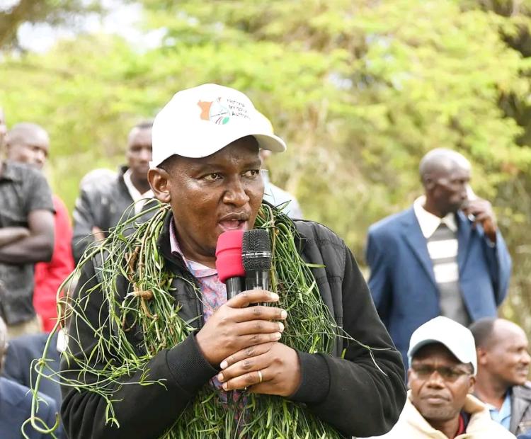 State Department for Irrigation Principal Secretary, Ephantus Kimotho, addressing the public at Kapkitany in Aldai Constituency. 