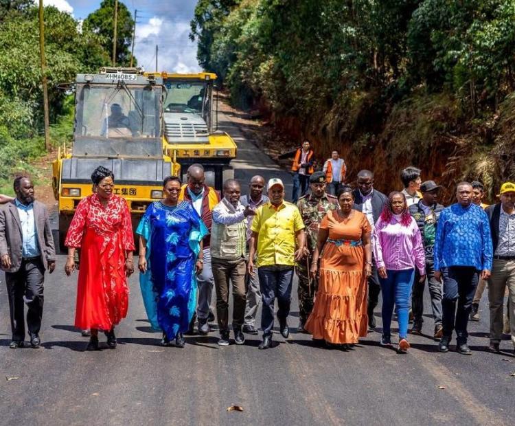Deputy President Prof.  Kithure Kindiki accompanied by a section of Murang’a leaders inspecting Ikumbi–Karinga–Kinyona–Mairi, a section of the Mau Mau road.