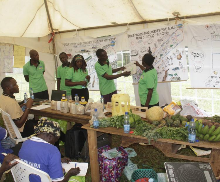 Farmers who are beneficiaries of Kelcop project from Bungoma and Busia counties during the  inter-county Gender Action Learning System (GALS) fair.